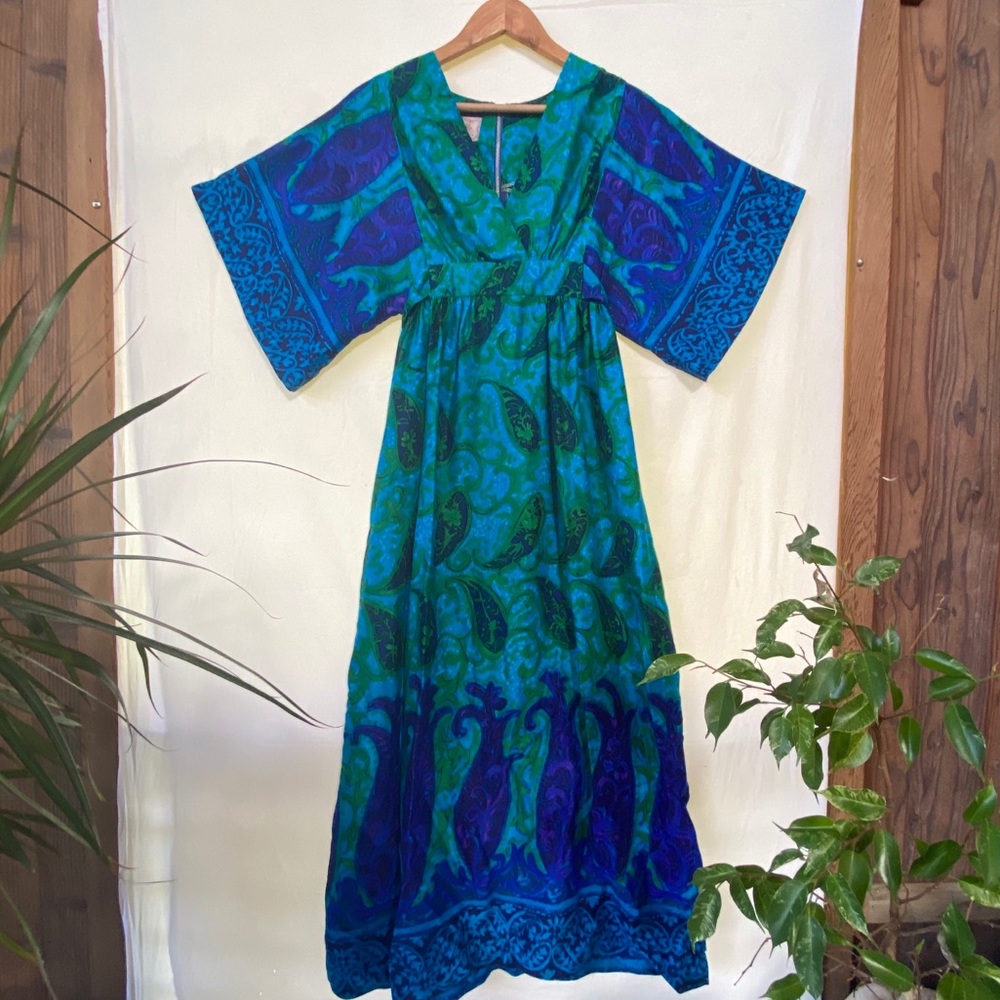 AMAZING VINTAGE Hilo Hattie 60s caftan